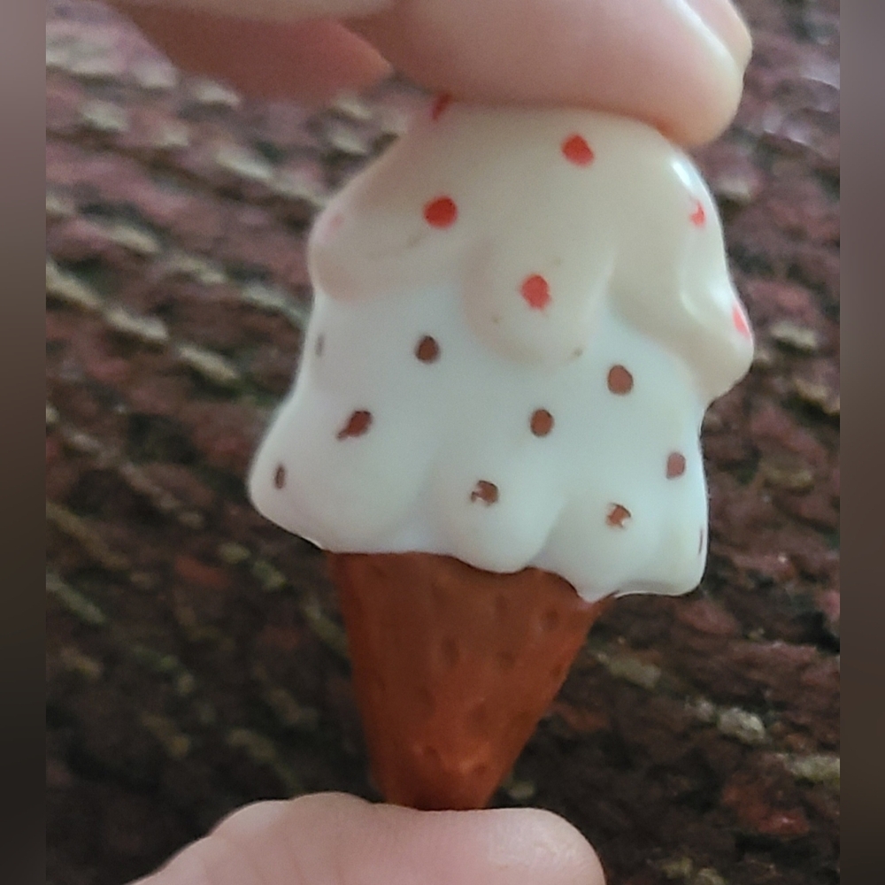 Vintage Mini Ice Cream Cone Pin- White & Brown
